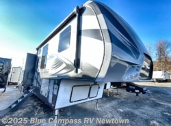 Used 2017 Keystone Fuzion 414 available in Newtown, Connecticut