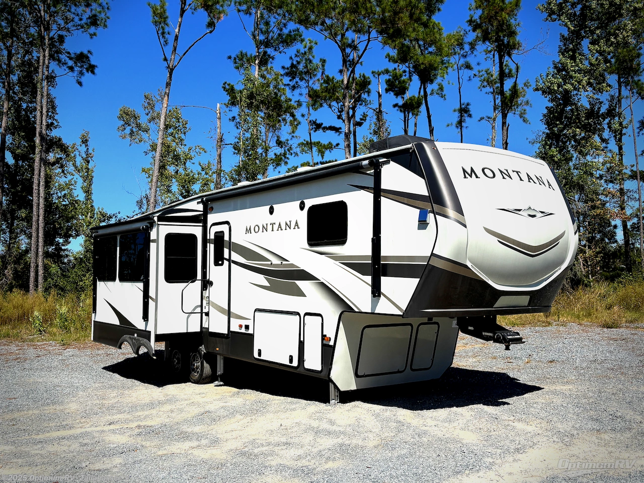 Used 2020 Keystone Montana Legacy 3120RL available in Tallahassee, Florida