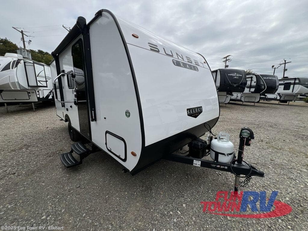 New 2026 CrossRoads Sunset Trail 17BHS available in Elkhart, Indiana