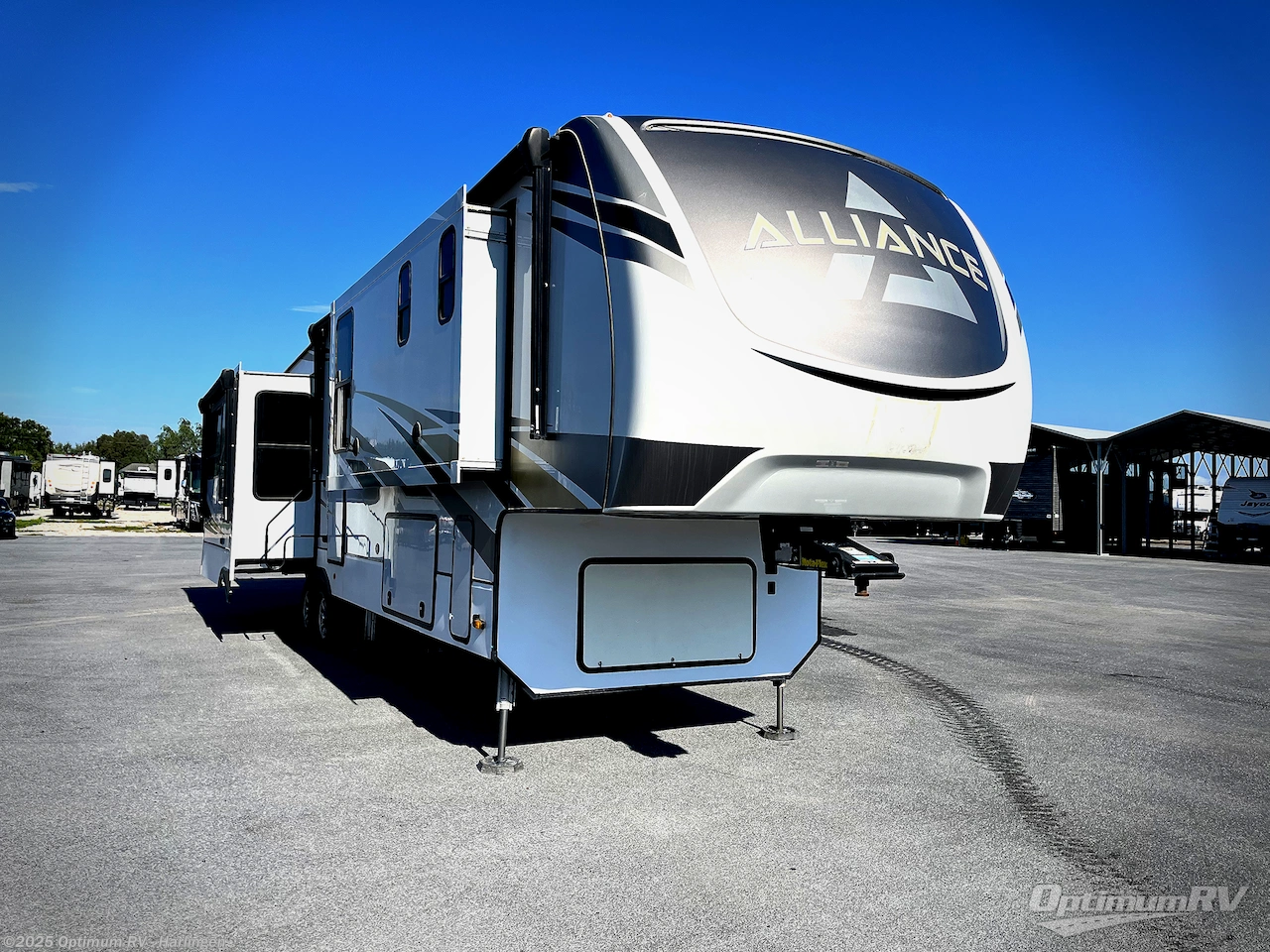 Used 2021 Skyline Alliance Paradigm 370FB available in La Feria, Texas
