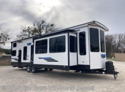 New 2025 Forest River Salem Grand Villa 42FLDL available in North Branch, Michigan