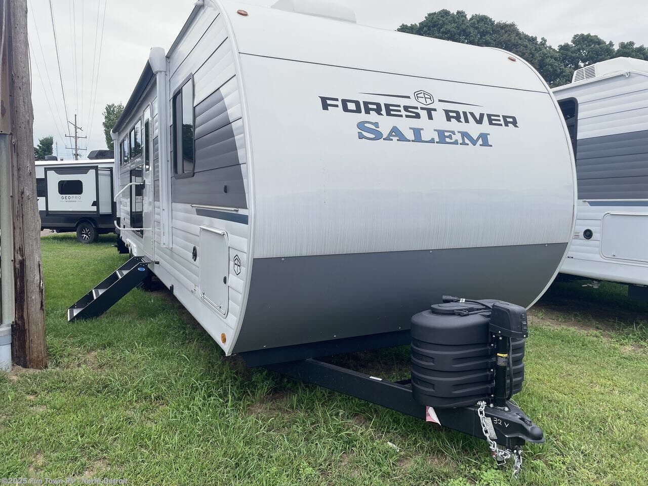 New 2025 Forest River Salem 32VERANDA available in North Branch, Michigan