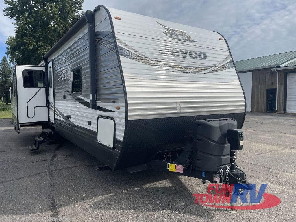 Used 2019 Jayco Jay Flight 34RSBS available in North Branch, Michigan