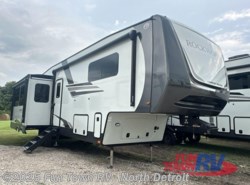 New 2026 Forest River Rockwood Signature 405SBH available in North Branch, Michigan