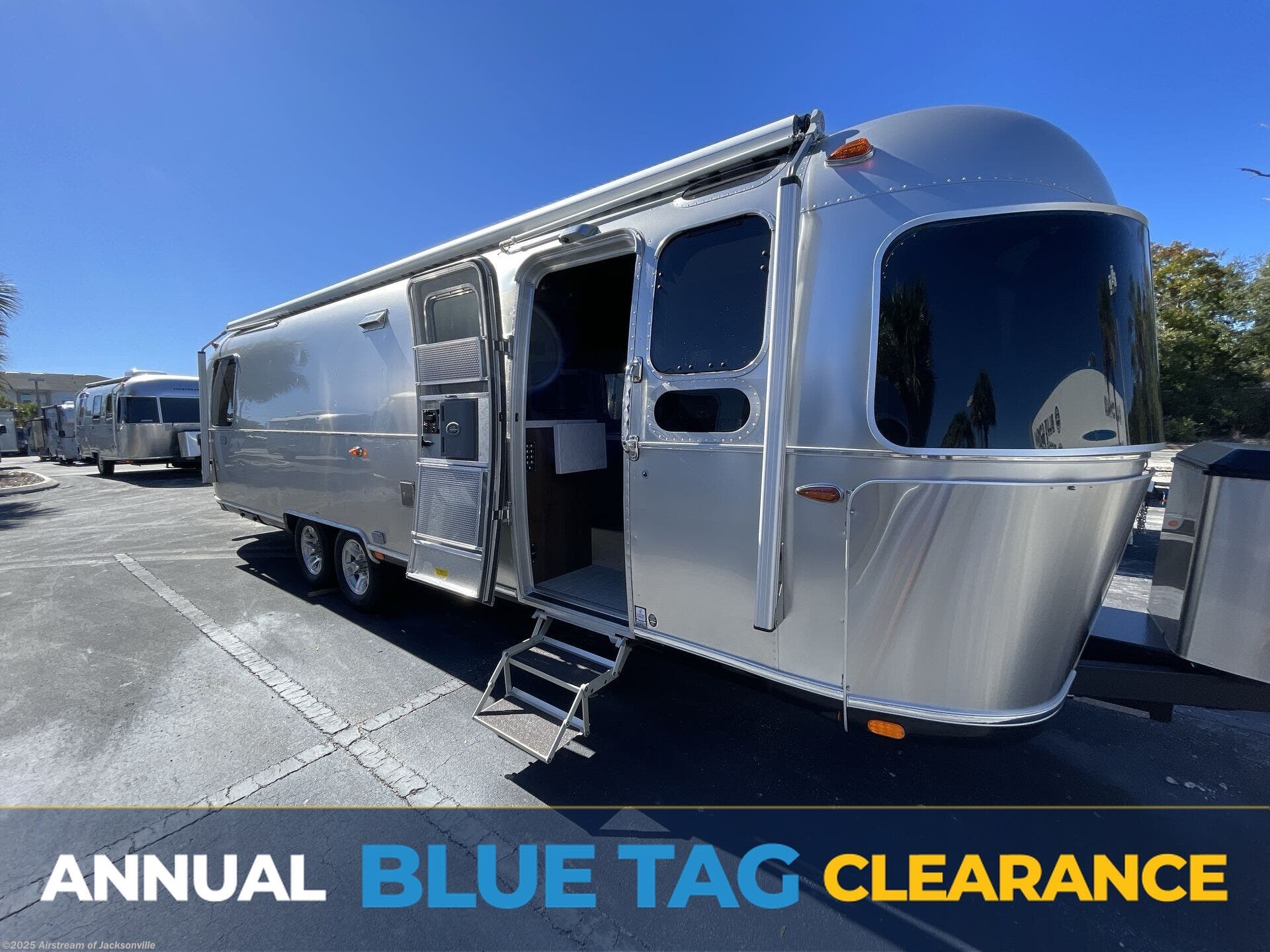 New 2026 Airstream Classic 30RB available in Jacksonville, Florida