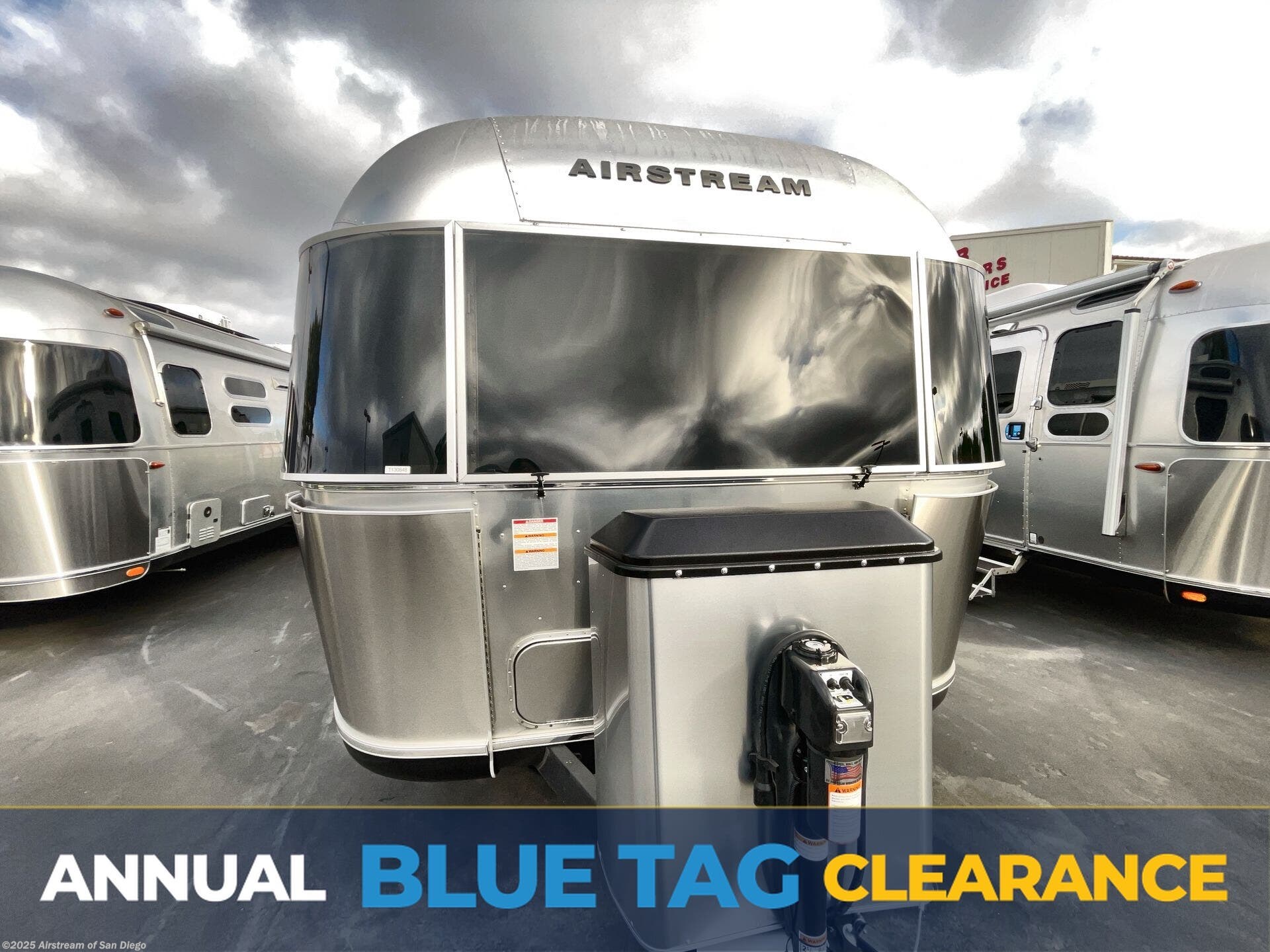 New 2026 Airstream Classic 33FB available in San Diego, California