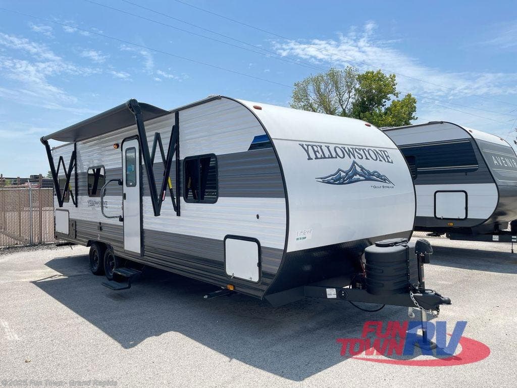 New 2025 Gulf Stream Yellowstone Classic 26BHG available in Rockford, Michigan