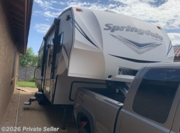 Used 2018 Keystone Springdale Open concept living area with 3 slide outs available in Surprise, Arizona
