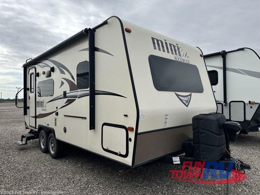 Used 2018 Forest River Rockwood Mini Lite 2109S available in Edinburgh, Indiana