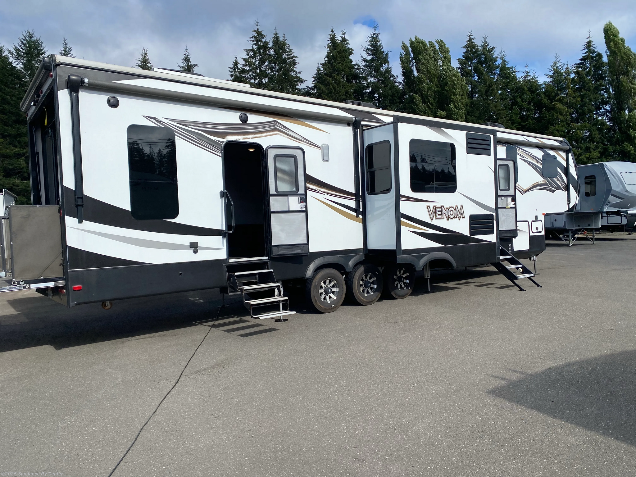 Used 2018 K-Z Venom 4114TK available in Shelton, Washington