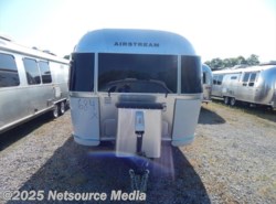 New 2018 Airstream Flying Cloud 25FB available in Louisville, Tennessee