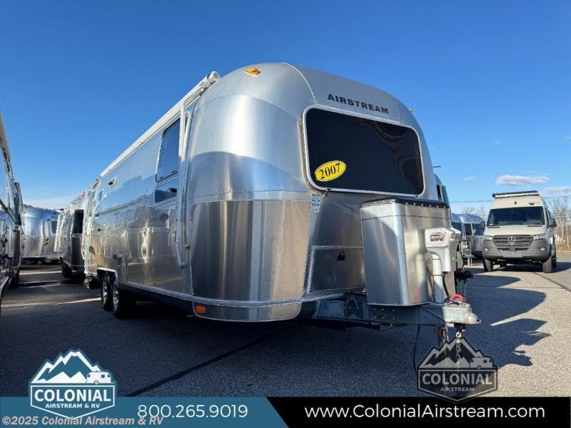 Used 2007 Airstream Safari Special Edition 27FBQ Queen available in Millstone Township, New Jersey