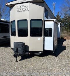 Used 2019 Forest River Salem Grand Villa 42DL available in Newfield, New Jersey