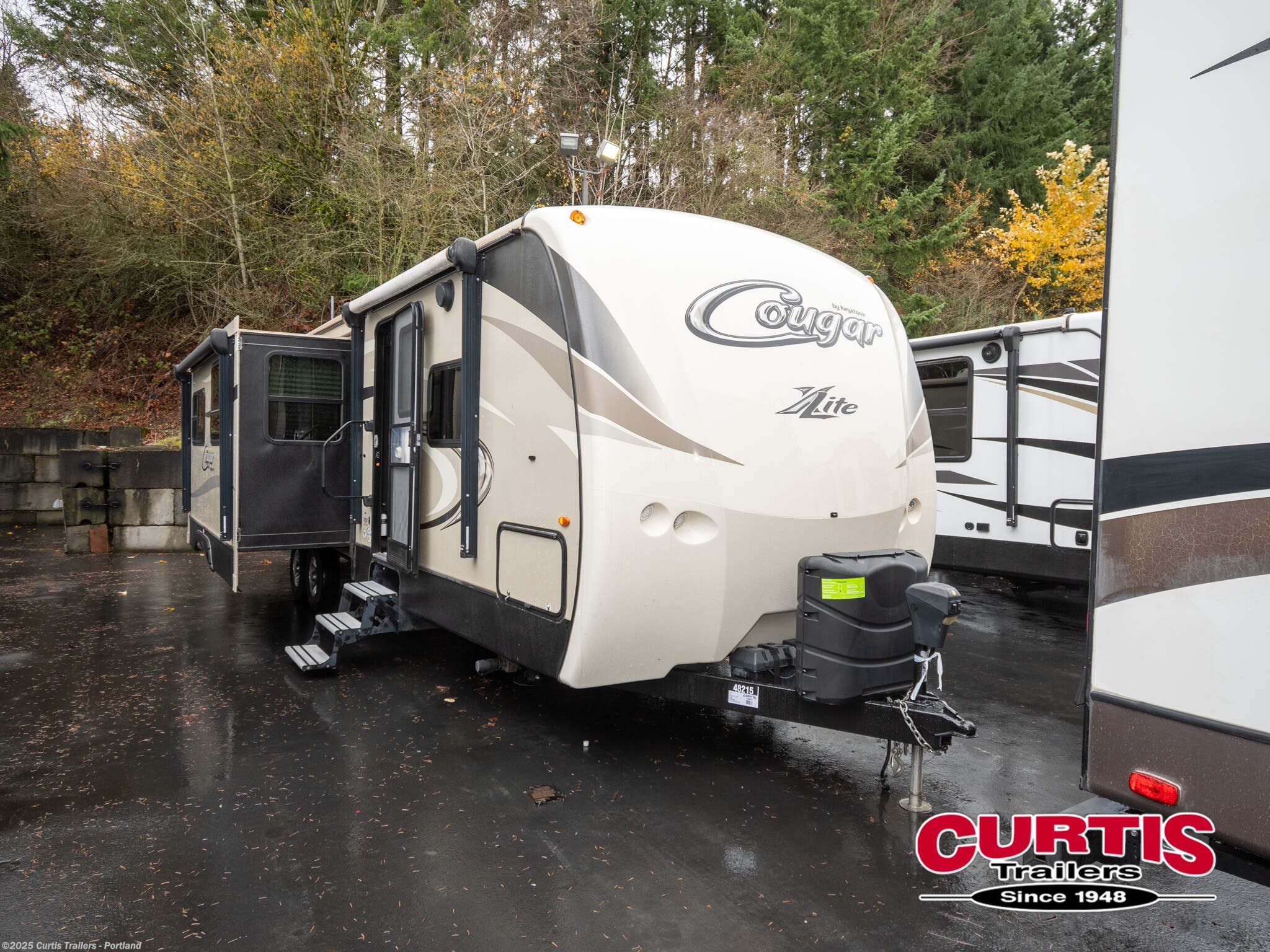 Used 2017 Keystone Cougar X-LITE 34TSB available in Portland, Oregon