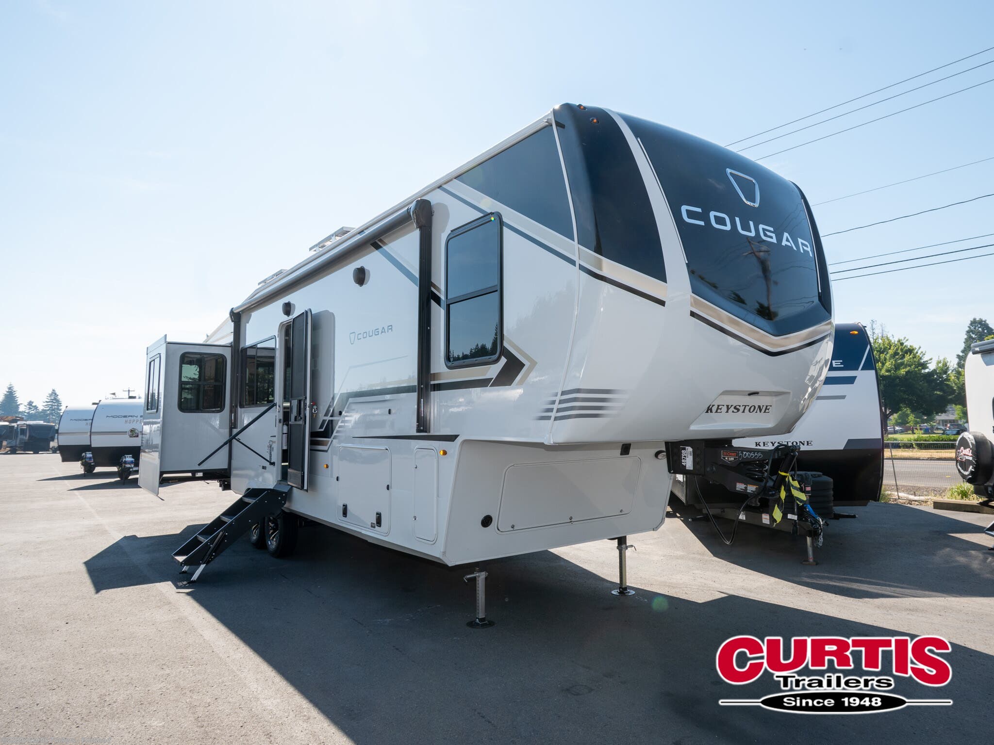 New 2027 Keystone Cougar 320rds available in Portland, Oregon