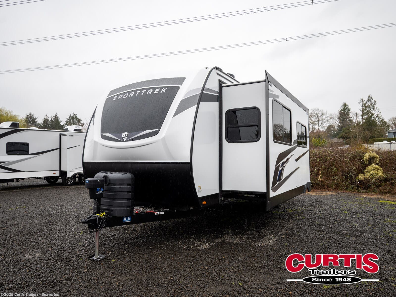 New 2025 Venture RV SportTrek 251vFK available in Portland, Oregon
