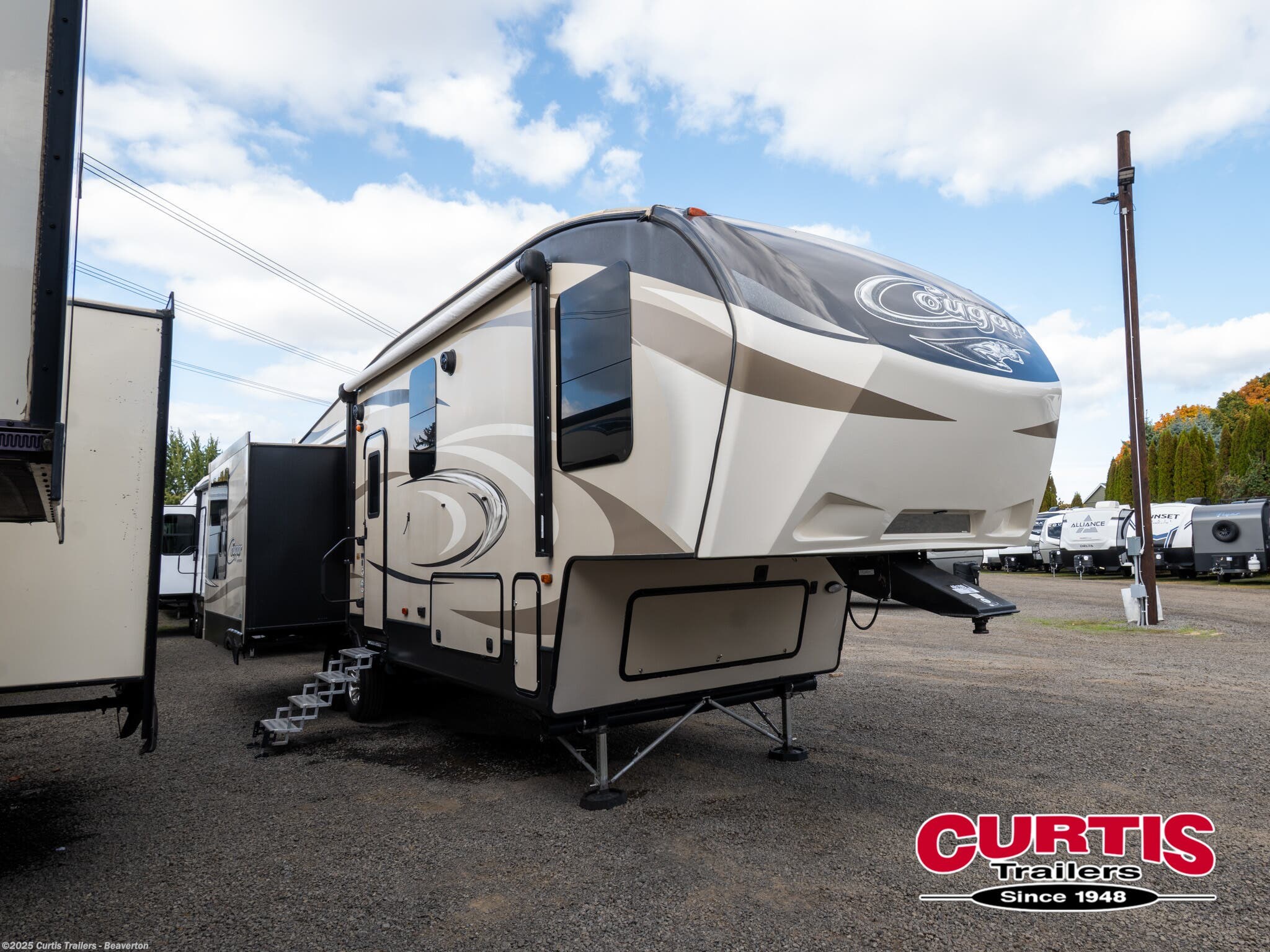 Used 2016 Keystone Cougar 313rli available in Beaverton, Oregon