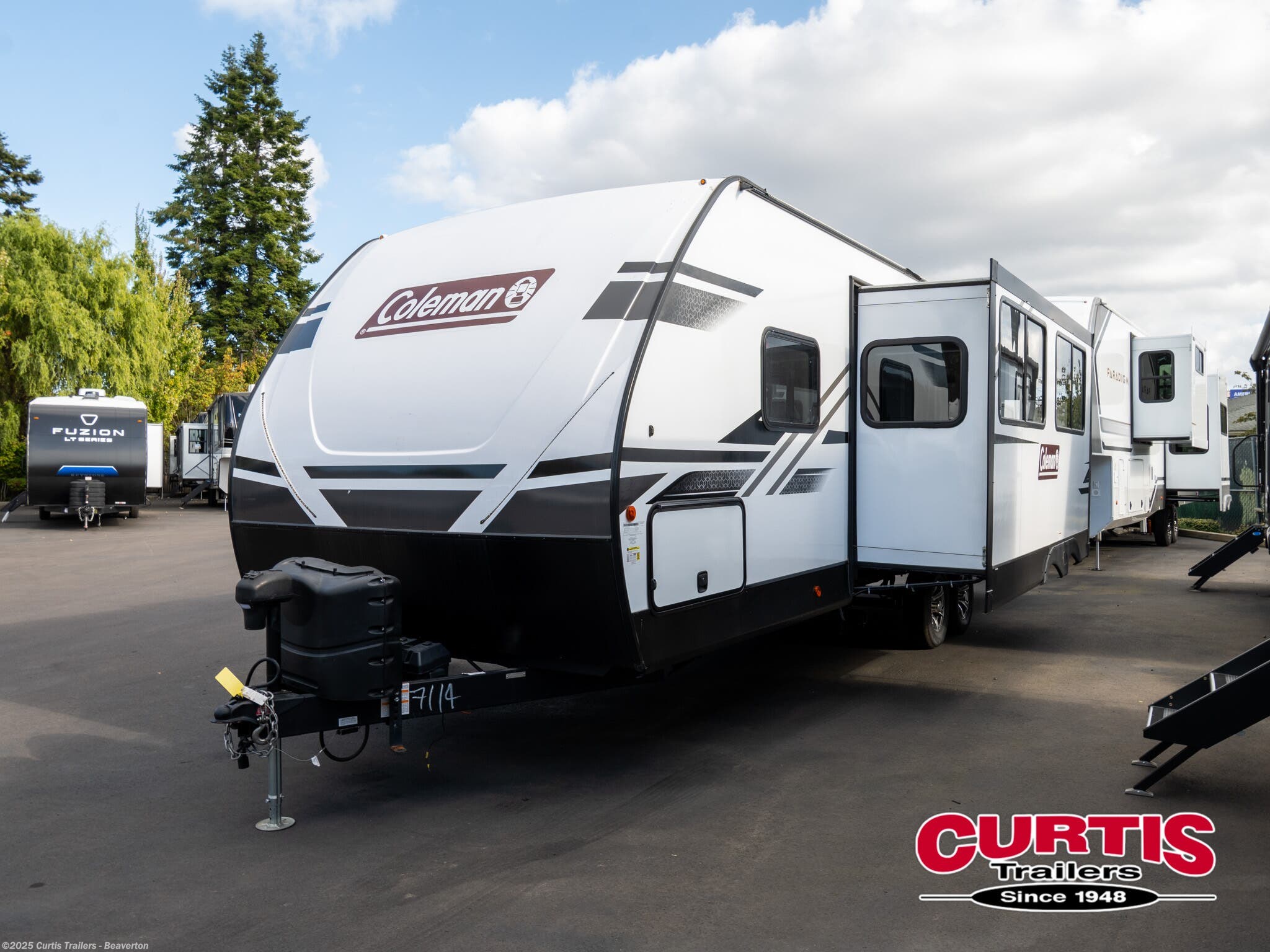 Used 2022 Dutchmen Coleman 2755BH available in Beaverton, Oregon