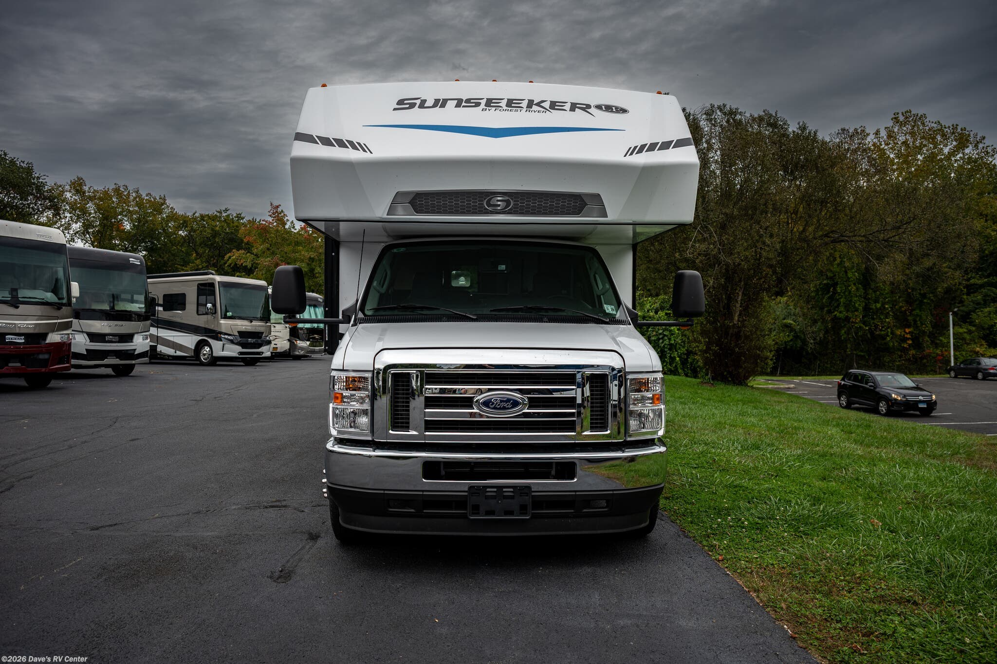 Used 2025  Forest River Sunseeker 3250SLEF by Forest River from Dave's RV Center in Danbury, CT