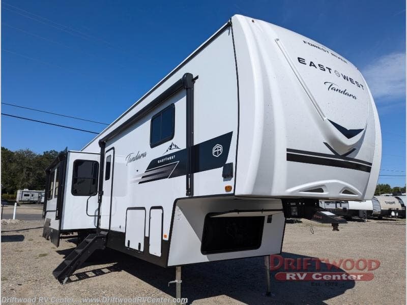 New 2026 East to West Tandara 389DS available in Clermont, New Jersey