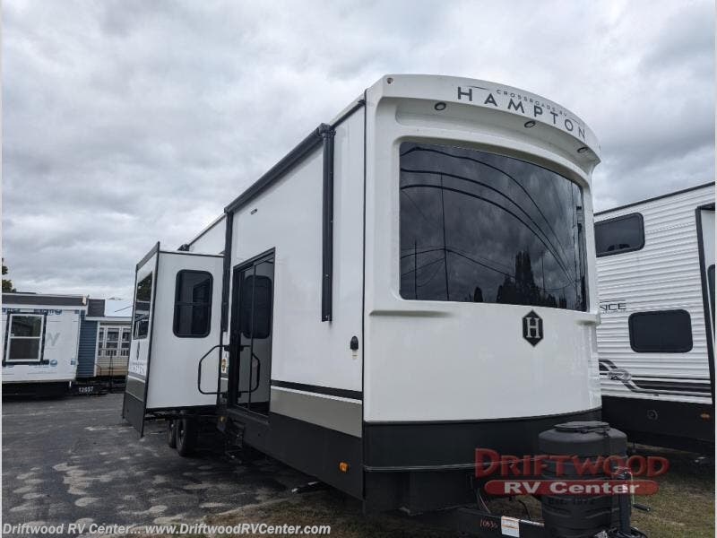New 2026 CrossRoads Hampton 388FKL available in Clermont, New Jersey