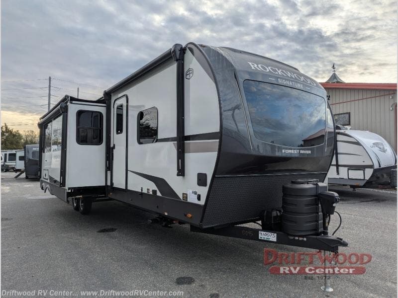 New 2026 Forest River Rockwood Signature 8421DB available in Clermont, New Jersey