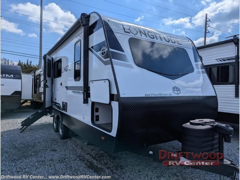 New 2026 East to West Longitude 185RB available in Clermont, New Jersey