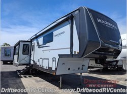 New 2027 Forest River Rockwood Signature 401SFB available in Clermont, New Jersey