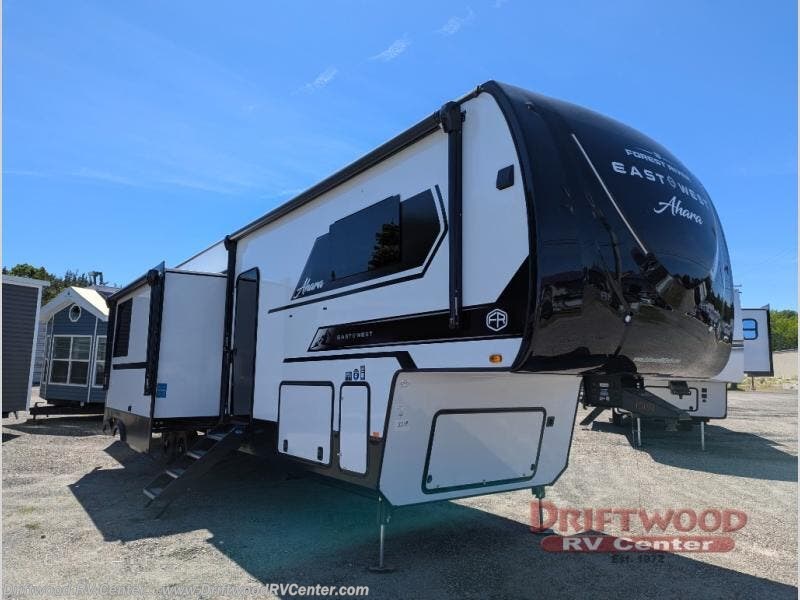 New 2027 East to West Ahara 385DS available in Clermont, New Jersey