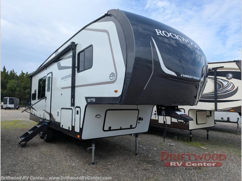 New 2027 Forest River Rockwood Signature R301SRK available in Clermont, New Jersey
