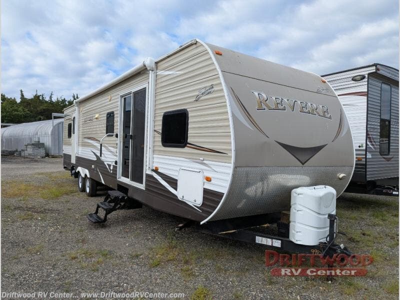 Used 2017  Shasta Revere 38FQ by Shasta from Driftwood RV Center in Clermont, NJ