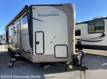 Used 2018 Forest River Rockwood Wind Jammer 3006V available in Kyle, Texas