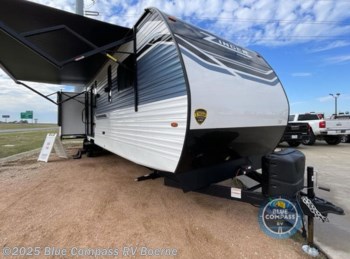 New 2023 CrossRoads Zinger ZR380FB available in Boerne, Texas