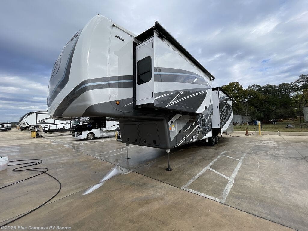 New 2025 DRV Mobile Suites MS 40KSSB4 available in Boerne, Texas