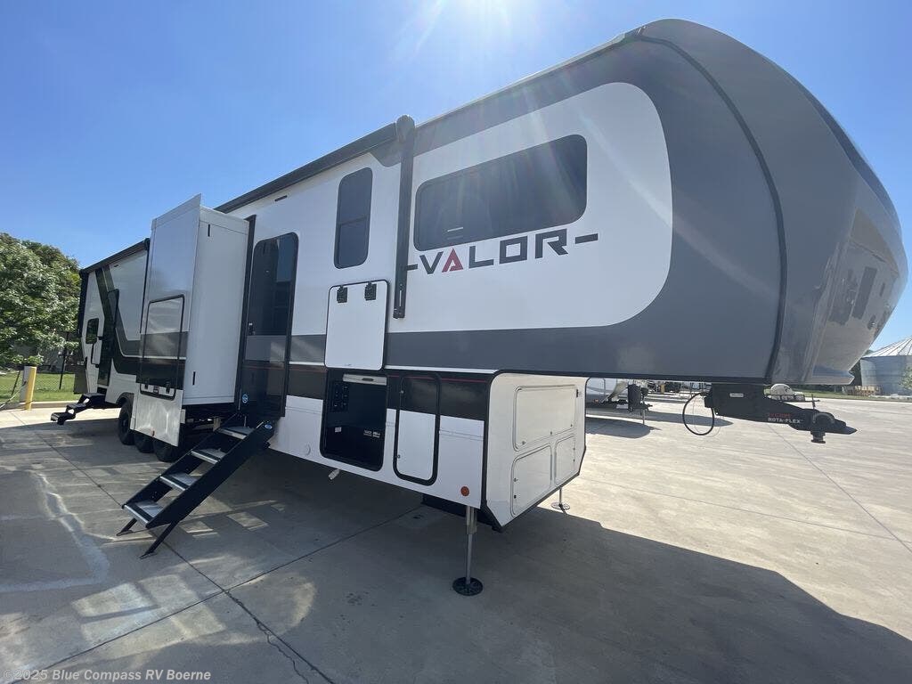 New 2025 Alliance RV Valor All-Access 40V13 available in Boerne, Texas