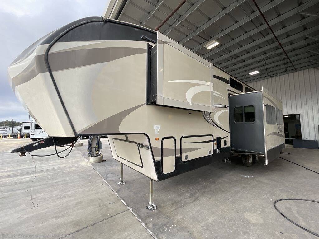 Used 2018 Keystone Cougar Half-Ton Series 326SRX available in Boerne, Texas