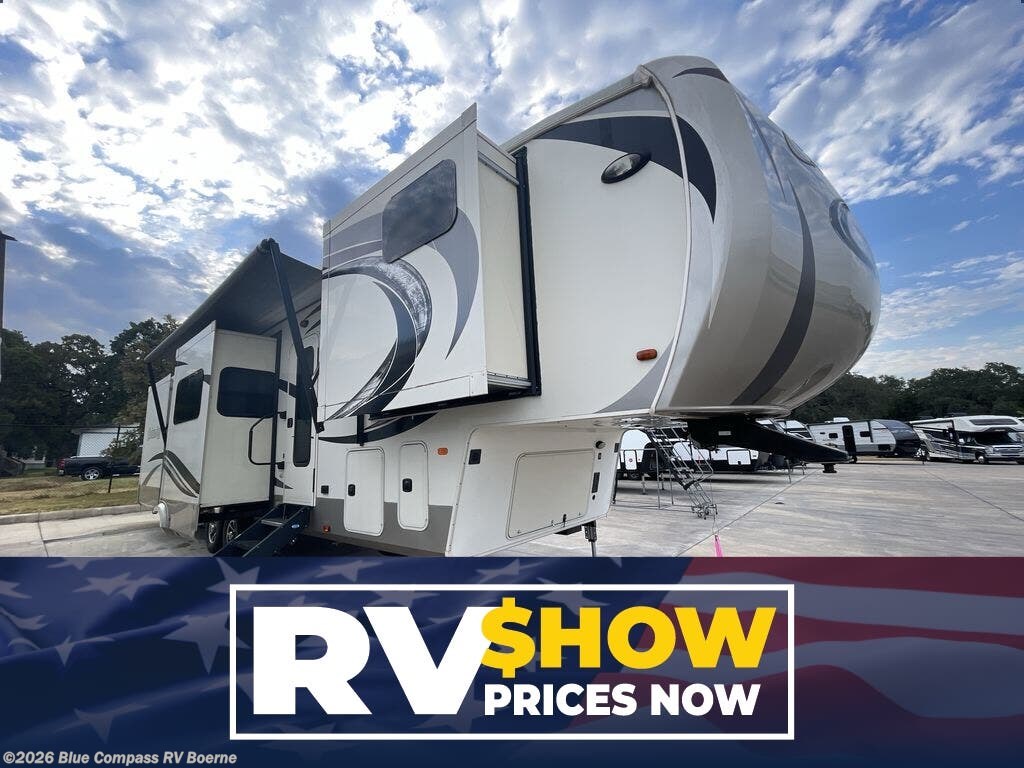 Used 2018 Palomino Columbus F386FK available in Boerne, Texas