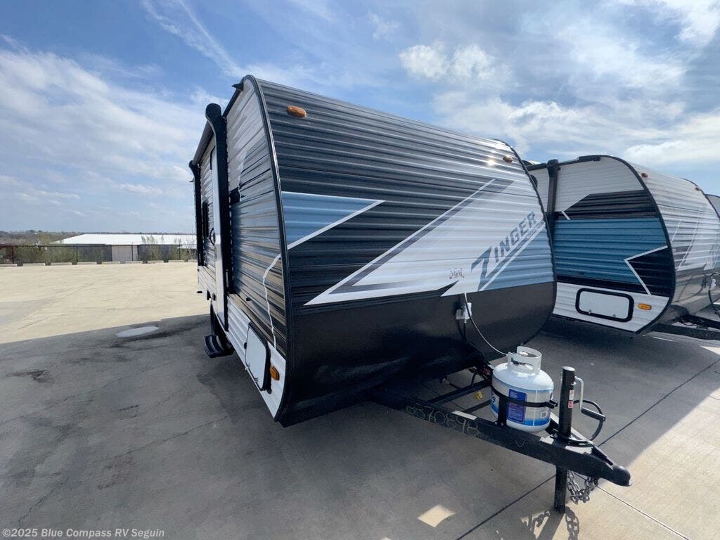 New 2025 CrossRoads Zinger Lite ZR18BH available in Seguin, Texas