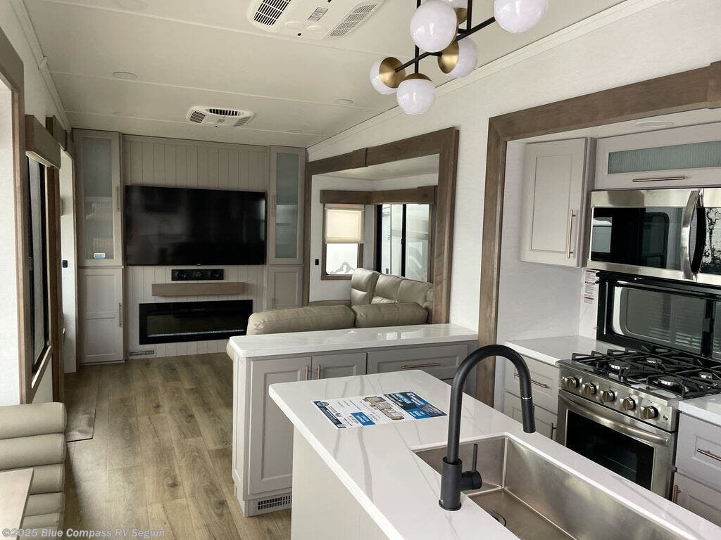 New 2025 Alliance RV Paradigm 375RD available in Seguin, Texas