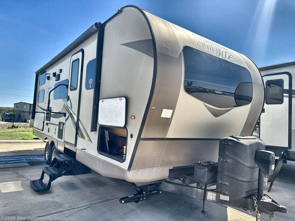 Used 2018 Forest River Rockwood Mini Lite 2509S available in Seguin, Texas