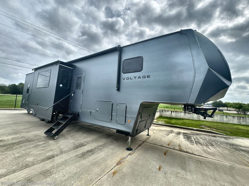 New 2026 Dutchmen Voltage V-Series 3850 available in Seguin, Texas