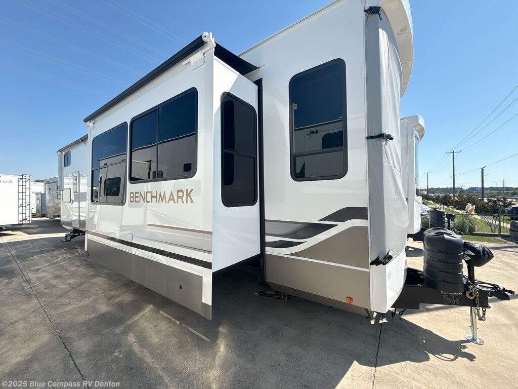 New 2026 Alliance RV Benchmark 42LFT available in Denton, Texas