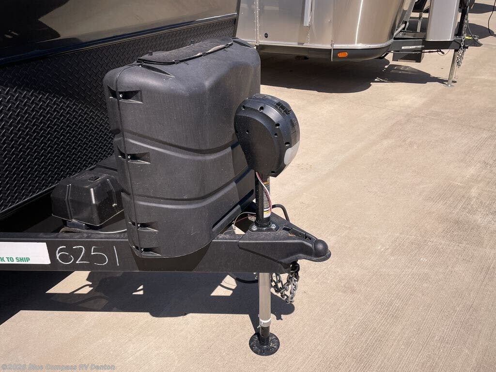 Used 2023 Forest River Flagstaff Super Lite 27BHWS available in Denton, Texas