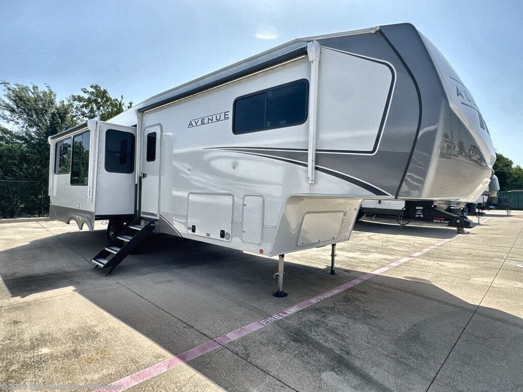 New 2026 Alliance RV Avenue 32RLS available in Denton, Texas