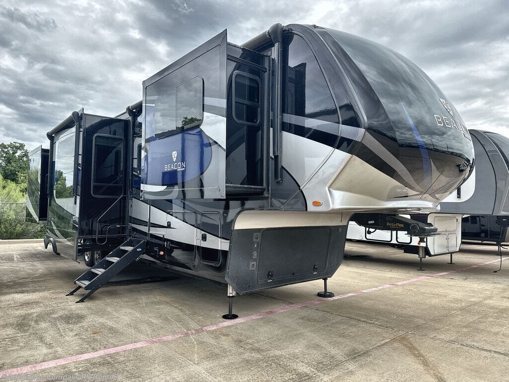 Used 2019 Vanleigh Beacon 40FLB available in Denton, Texas