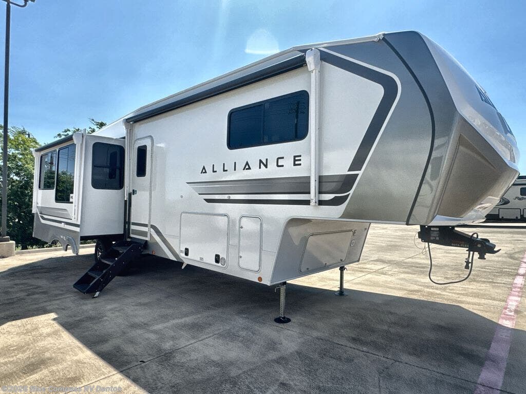 New 2027 Alliance RV Avenue 32RLS available in Denton, Texas