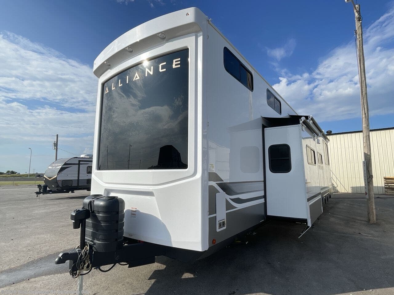 New 2026 Alliance RV Benchmark 44LFT available in Norman, Oklahoma