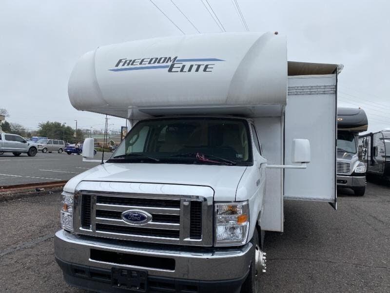 Used 2024 Thor Motor Coach Freedom Elite MTRH. available in Souderton, Pennsylvania