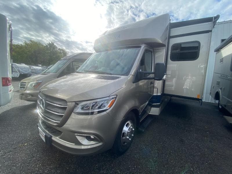 New 2027 Renegade RV Vienna 25RML available in Souderton, Pennsylvania