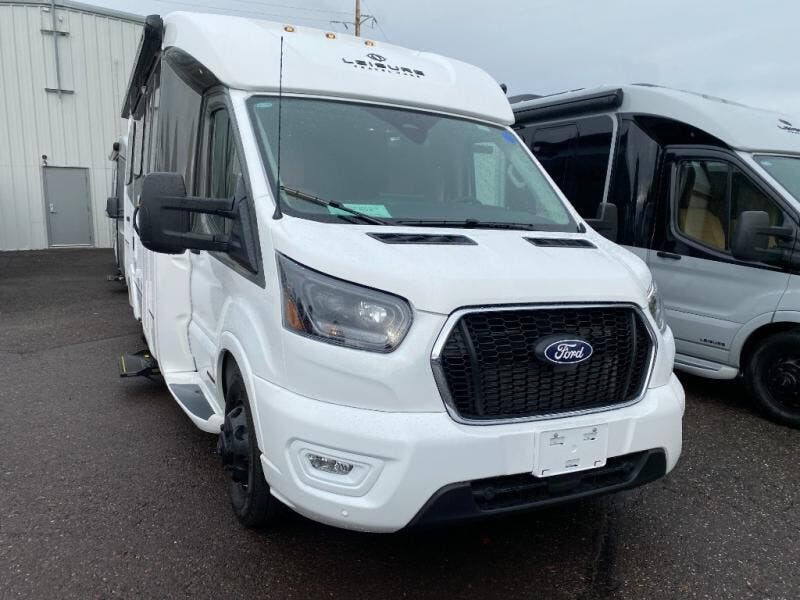 New 2027 Leisure Travel Wonder FX Desk available in Souderton, Pennsylvania